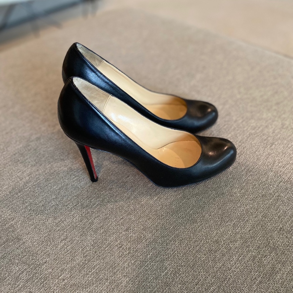 Christian Louboutin Simple Pump, Size 37